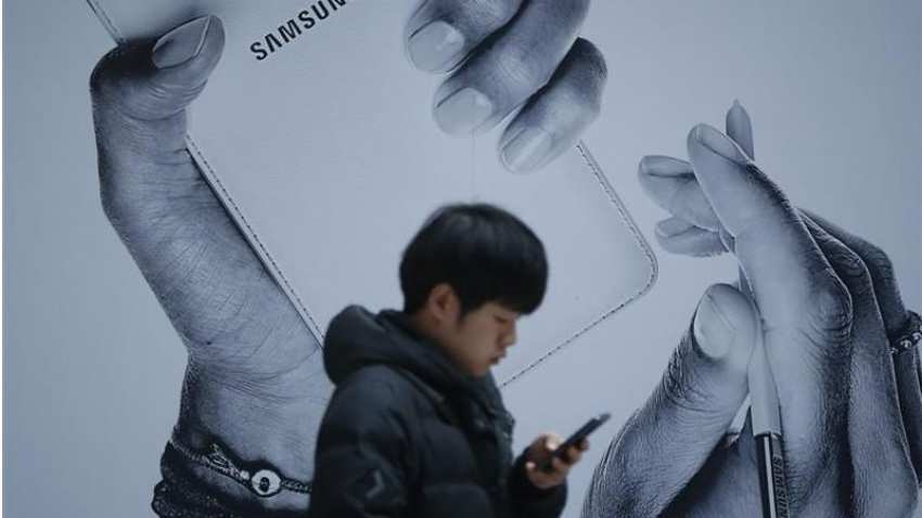 Samsung may gain from Huawei&#039;&#039;s plight in ongoing trade war: Fitch