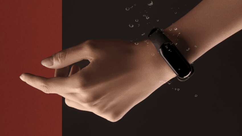 Xiaomi's fitness Mi Band 4 real-life images leaked! Know expected price, features and all details here Xiaomi's fitness Mi Band 4 real-life images leaked! Know expected price, features and all details here