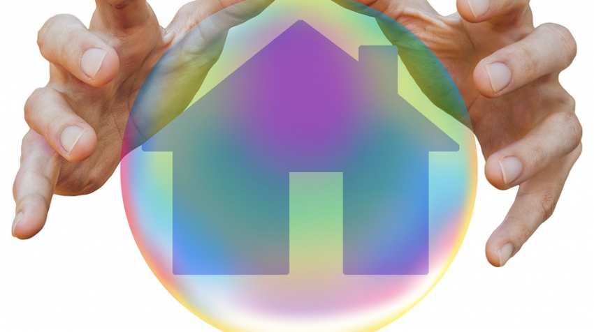 Living in a rented house? Know if you should buy home insurance or not Living in a rented house? Know if you should buy home insurance or not