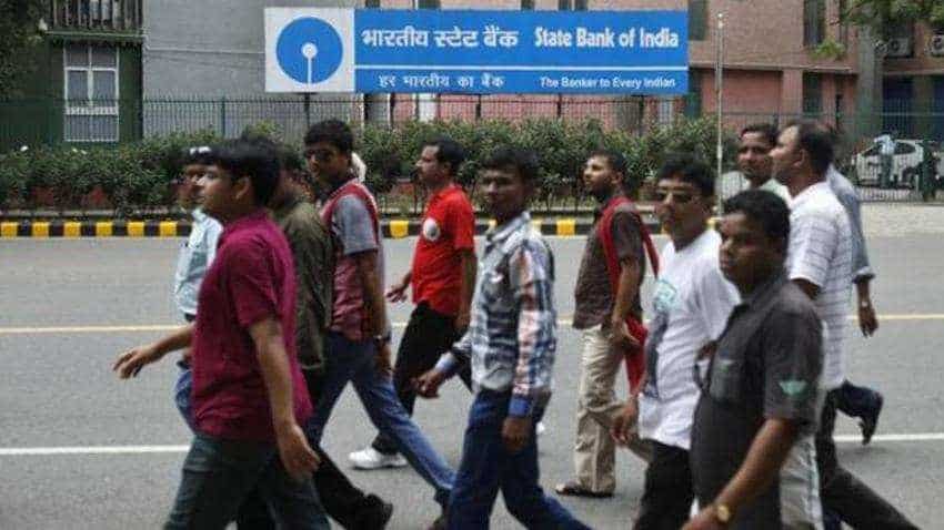 Aadhaar, SBI bank account linking? You can do this via ATM, app, internet at State Bank of India - Here’s how Aadhaar, SBI bank account linking? You can do this via ATM, app, internet at State Bank of India - Here’s how