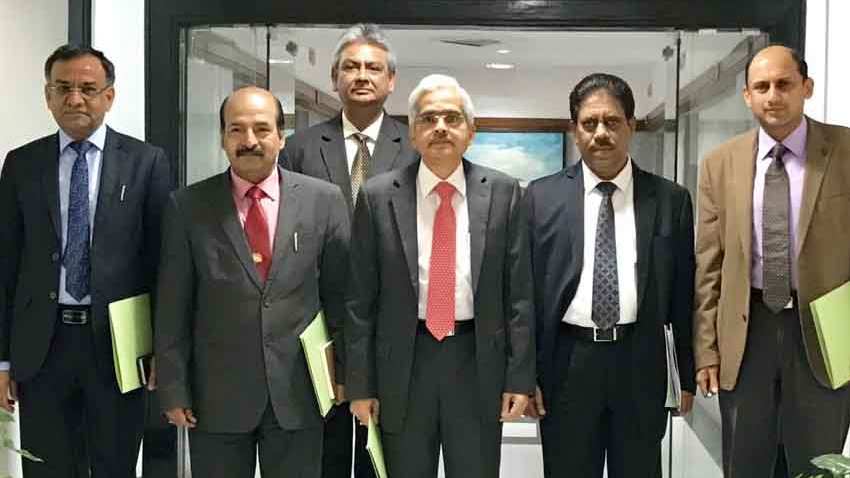 RBI removes RTGS, NEFT charges: Joy for bank account holders! Transactions to get cheaper RBI removes RTGS, NEFT charges: Joy for bank account holders! Transactions to get cheaper