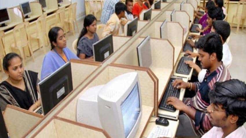 Big step! Maharashtra government fixes 30-minute lunch slot for its employees Big step! Maharashtra government fixes 30-minute lunch slot for its employees