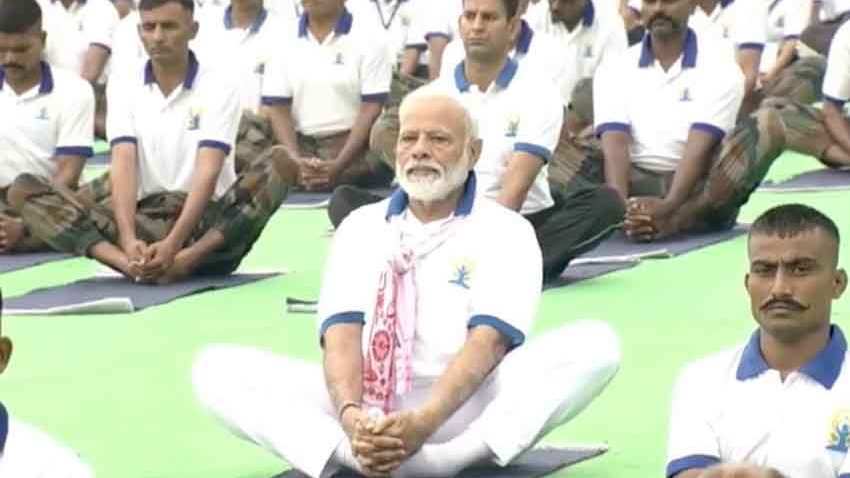 International Yoga Day 2019: PM Narendra Modi performs yoga with 30,000 people in Ranchi, urges them to embrace it International Yoga Day 2019: PM Narendra Modi performs yoga with 30,000 people in Ranchi, urges them to embrace it