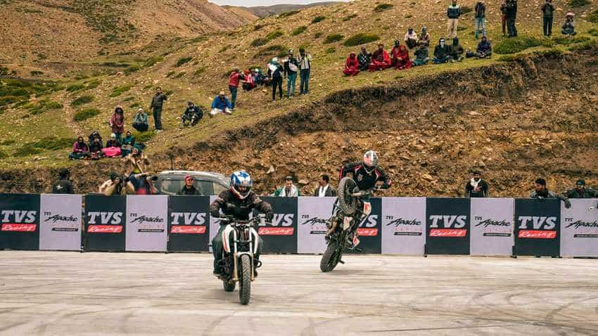  Record! TVS Apache riders perform stunts at highest altitude of 14800 ft for longest period of time in Spiti Valley