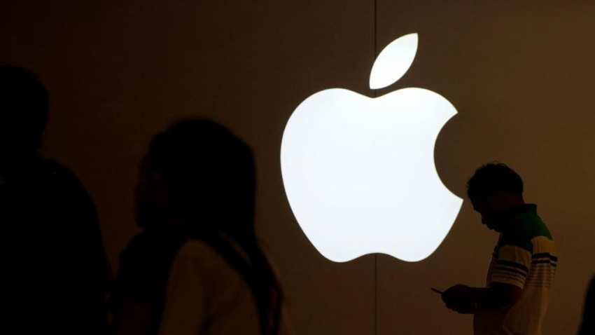 Apple takes dig at Google&#039;s privacy issues with new billboard