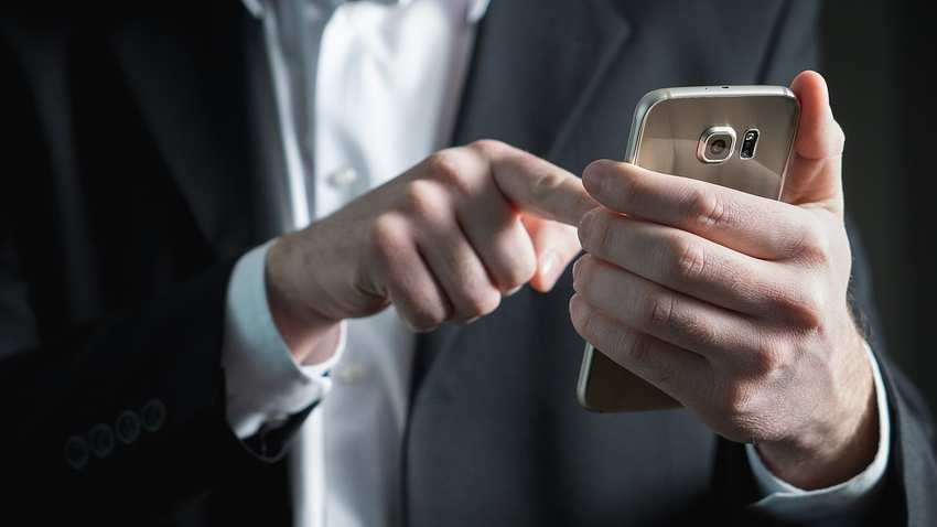 25 mn Android smartphones hit by fake WhatsApp; are you safe? Here is how to check 25 mn Android smartphones hit by fake WhatsApp; are you safe? Here is how to check