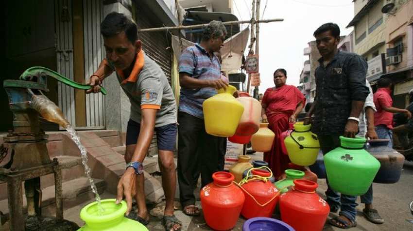 Special Train carrying water from Jolarpet railway station reaches Chennai today Special Train carrying water from Jolarpet railway station reaches Chennai today