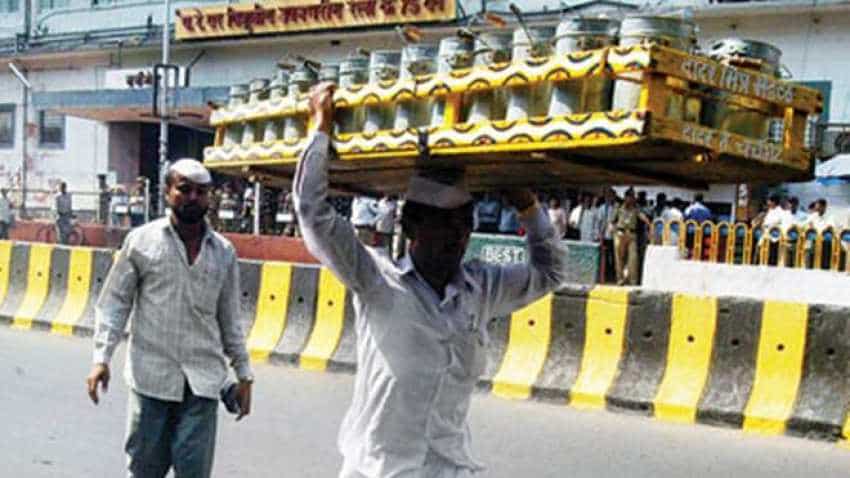 Ashadhi Ekadashi: Mumbai dabbawalas on 2-day leave for Pandharpur pilgrimage Ashadhi Ekadashi: Mumbai dabbawalas on 2-day leave for Pandharpur pilgrimage