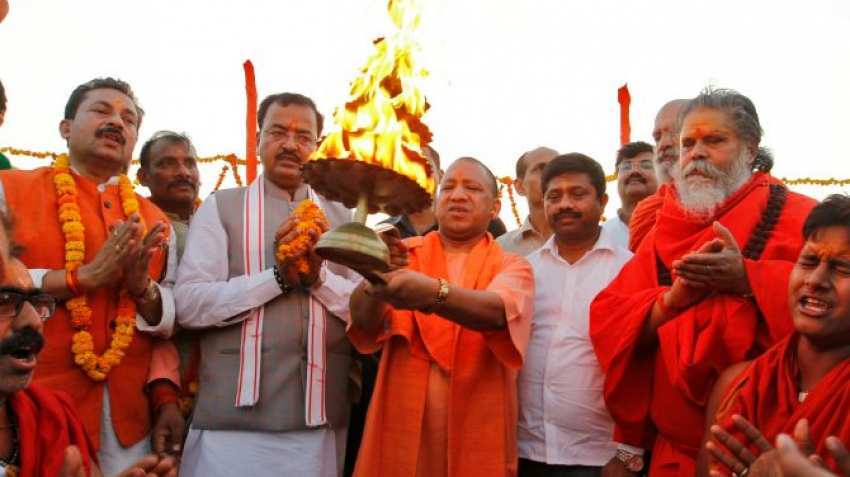 2.5 Kg gold crown offered by UP CM Yogi Adityanath to Hanuman temple in Muzaffarnagar 2.5 Kg gold crown offered by UP CM Yogi Adityanath to Hanuman temple in Muzaffarnagar