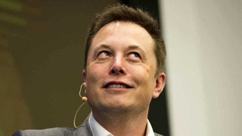 Elon Musk unveils brain-on-a-chip, seeks human trials in 2020 Elon Musk unveils brain-on-a-chip, seeks human trials in 2020