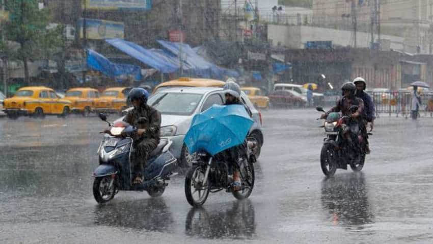 Monsoon mayhem: Heavy rains submerge Malda, North Dinajpur areas in Bengal Monsoon mayhem: Heavy rains submerge Malda, North Dinajpur areas in Bengal