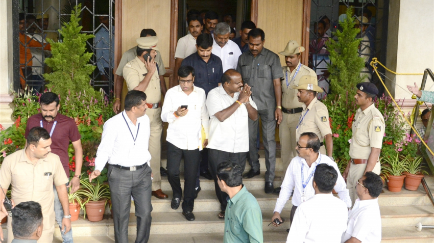 Much-awaited Karnataka floor test delayed due to ruckus in Assembly 