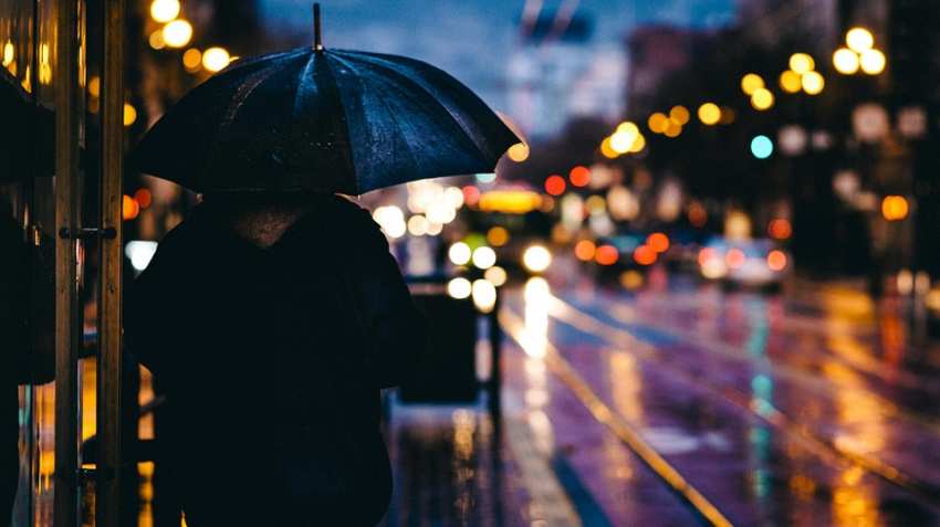 It's raining discounts! These quick hacks will help you spend smartly, save money in monsoon sales! It's raining discounts! These quick hacks will help you spend smartly, save money in monsoon sales!
