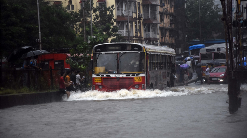Rains batter Mumbai hard, claim 5 lives in different incidents