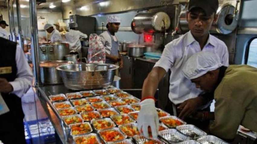 Train meal at just Rs 50! Indian Railways passengers ALERT - Good news from IRCTC coming soon Train meal at just Rs 50! Indian Railways passengers ALERT - Good news from IRCTC coming soon