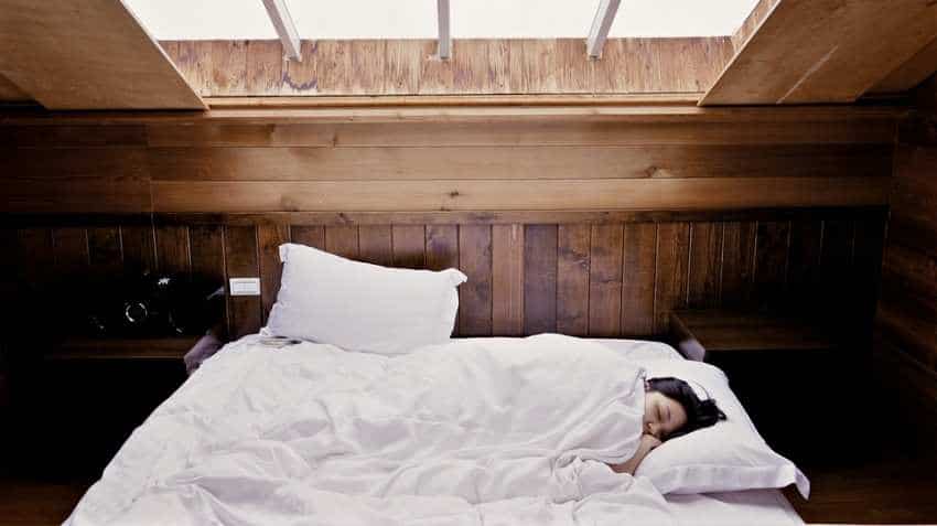 Tips to improve your sleep routine Tips to improve your sleep routine