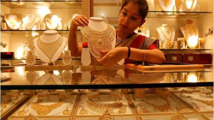 Gold prices set for the second weekly rise on US-China trade deal uncertainties
