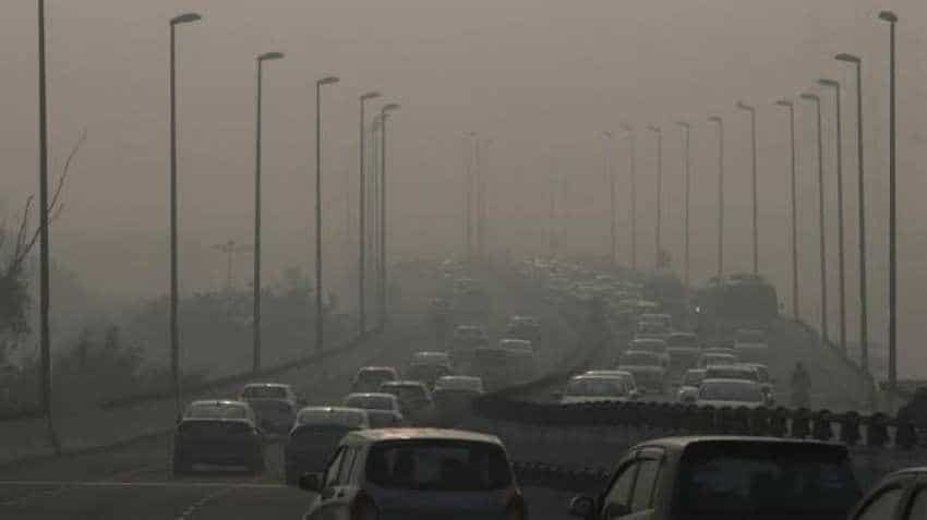 Breathe! Delhi pollution abates a little, AQI recovers to poor, PM 10 Breathe! Delhi pollution abates a little, AQI recovers to poor, PM 10