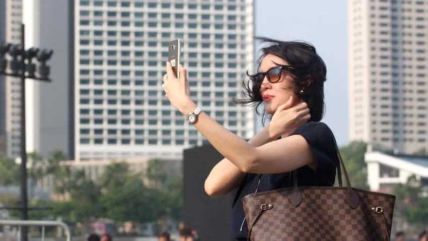 Shocking! Selfie camera on your smartphone can be used to spy on you! It can take photos, videos without permission too Shocking! Selfie camera on your smartphone can be used to spy on you! It can take photos, videos without permission too