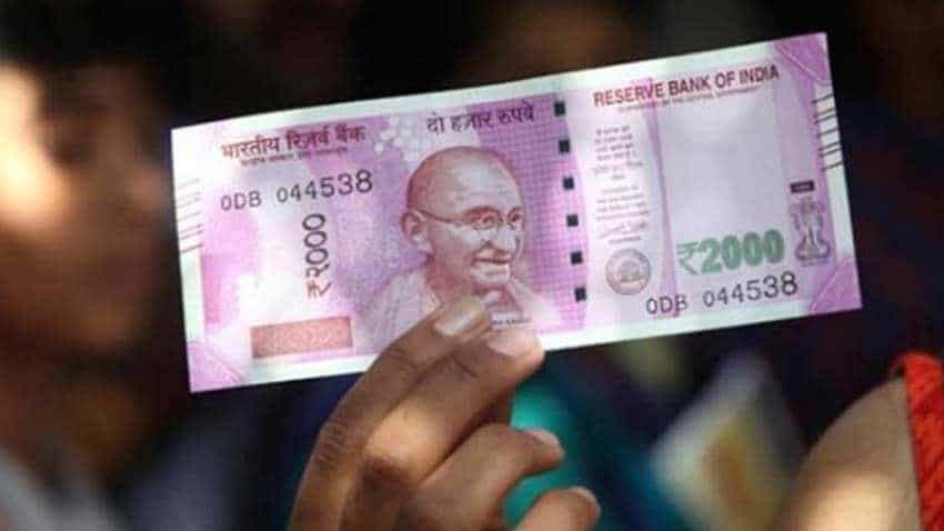 RBI is not taking Rs 2000 notes back; here is what you should know about fake news RBI is not taking Rs 2000 notes back; here is what you should know about fake news