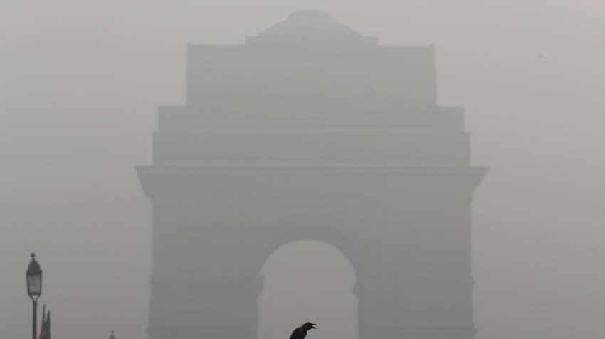 25 Delhi-bound trains delayed to fog in north India 25 Delhi-bound trains delayed to fog in north India