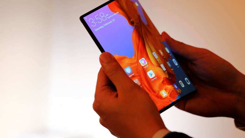 Microsoft patents locking mechanism for Surface Neo and Duo Microsoft patents locking mechanism for Surface Neo and Duo