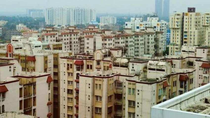 Housing sales bookings of top 9 listed realty firms up 2% at nearly Rs 5,800 cr Housing sales bookings of top 9 listed realty firms up 2% at nearly Rs 5,800 cr