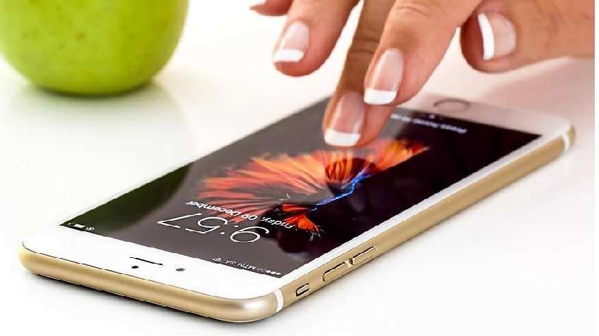 Apple user? Alert! This flaw can expose your iPhone, iPad data Apple user? Alert! This flaw can expose your iPhone, iPad data