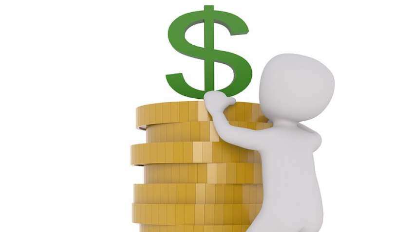 Rupee vs Dollar: INR may hit all-time low of 75 per USD levels over US, Europe troubles Rupee vs Dollar: INR may hit all-time low of 75 per USD levels over US, Europe troubles