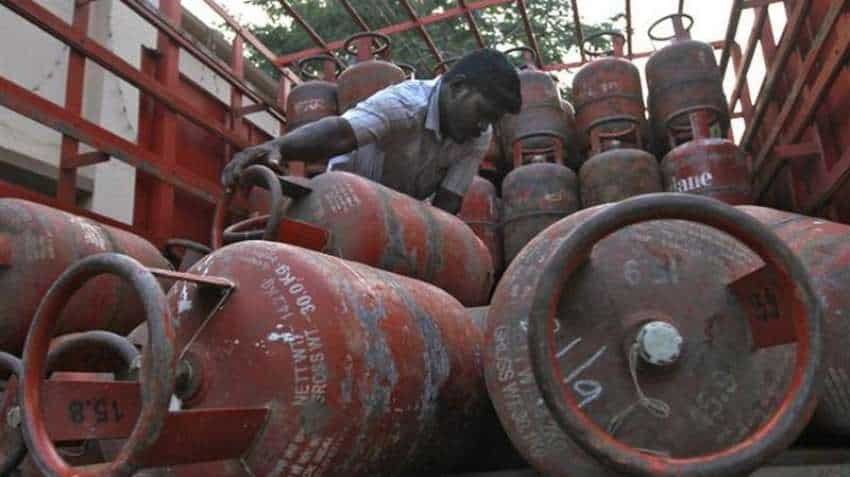 LPG gas cylinder price: Big savings in kitchen budget! Gas prices cut by Rs 61 LPG gas cylinder price: Big savings in kitchen budget! Gas prices cut by Rs 61