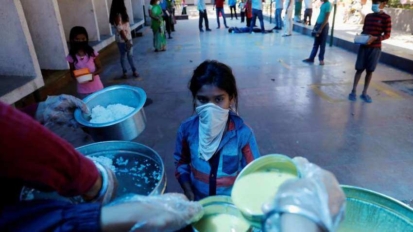 Man's eats 40 chapatis, 10 plates of rice daily at corona quarantine centre! Man's eats 40 chapatis, 10 plates of rice daily at corona quarantine centre!