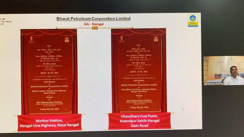 Dharmendra Pradhan inaugurates 8 CNG stations, dedicates 48 others to the service of community Dharmendra Pradhan inaugurates 8 CNG stations, dedicates 48 others to the service of community