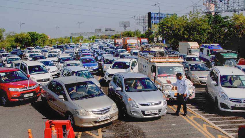 Delhi borders to be sealed for a week, only people with passes to be allowed Delhi borders to be sealed for a week, only people with passes to be allowed