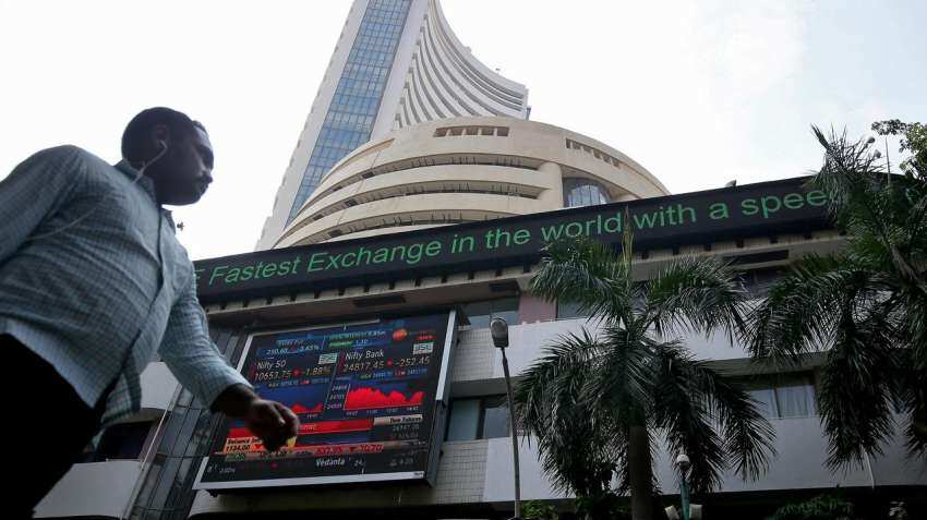 Stock Market: Sensex climbs 34K, Nifty above 10,000 levels; Kotak Mahindra Bank, Oberoi Realty shares surge Stock Market: Sensex climbs 34K, Nifty above 10,000 levels; Kotak Mahindra Bank, Oberoi Realty shares surge