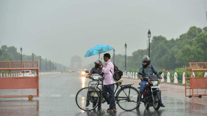 Weather In Delhi: Rain brings relief from stifling heat in Delhi, monsoon around the corner Weather In Delhi: Rain brings relief from stifling heat in Delhi, monsoon around the corner