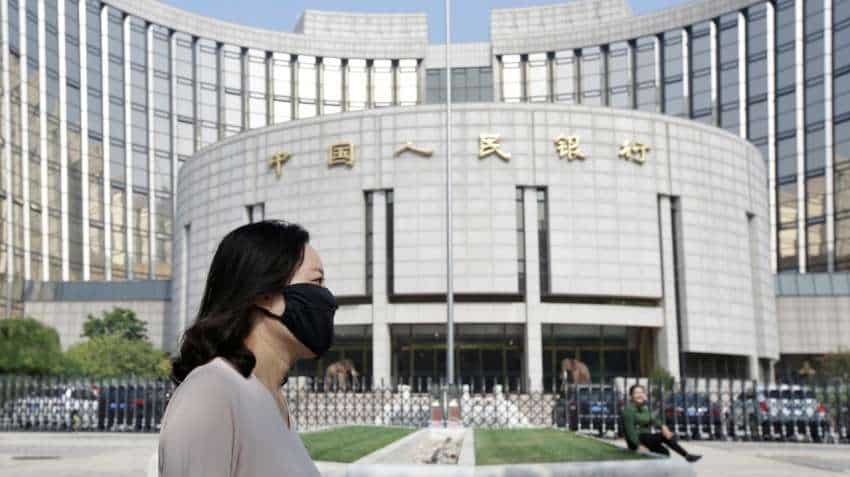 Panic spreads in China account holders! Govt bans large cash withdrawals after bank runs