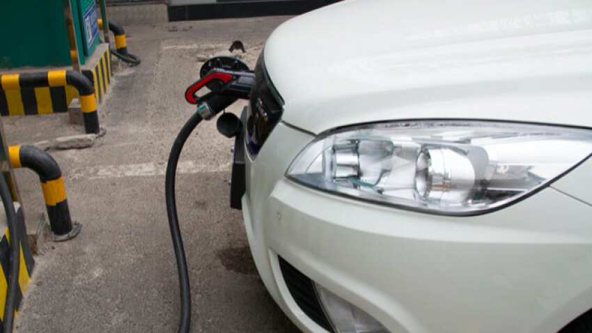 Delhi’s new EV policy: Now registration fee, road tax and Rs 1.5 lakh incentive on purchase of electric vehicles Delhi’s new EV policy: Now registration fee, road tax and Rs 1.5 lakh incentive on purchase of electric vehicles