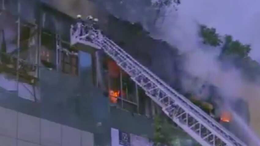Fire at Mumbai Mall, 3500 people evacuated from 55-storey building Fire at Mumbai Mall, 3500 people evacuated from 55-storey building