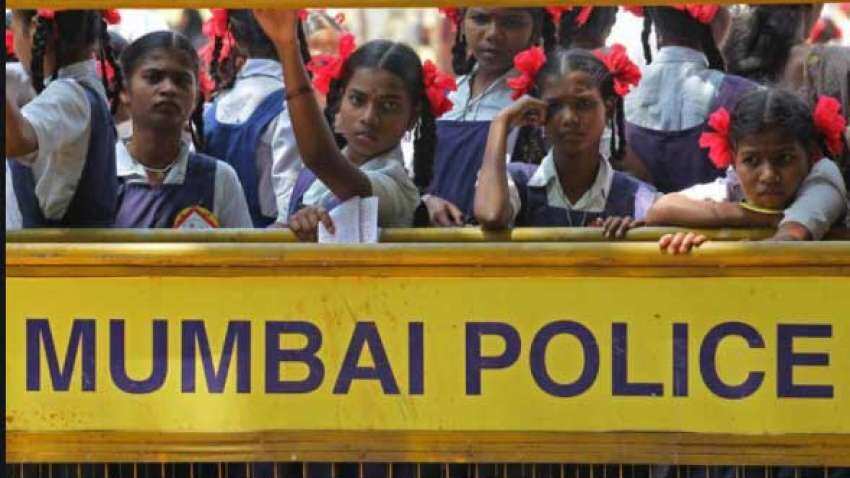 40,000 Mumbai police salary accounts to be shifted to HDFC Bank from Axis Bank 40,000 Mumbai police salary accounts to be shifted to HDFC Bank from Axis Bank