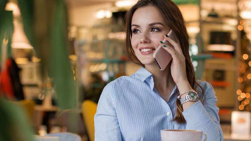Sale of smartphones: New record! India spent Rs 1.5 crore every minute during festive sales - Check data proof Sale of smartphones: New record! India spent Rs 1.5 crore every minute during festive sales - Check data proof