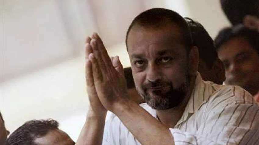 Sanjay Dutt flaunts platinum blonde hairdo Sanjay Dutt flaunts platinum blonde hairdo