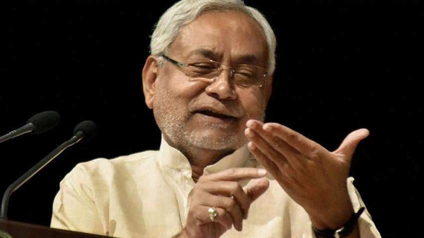 Bihar Elections 2020: Onions thrown towards Nitish Kumar during Madhubani rally