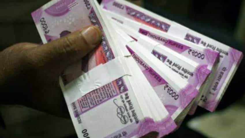 Rupee strengthens for 2nd straight day, settles 28 paise higher at 74.08/USD 