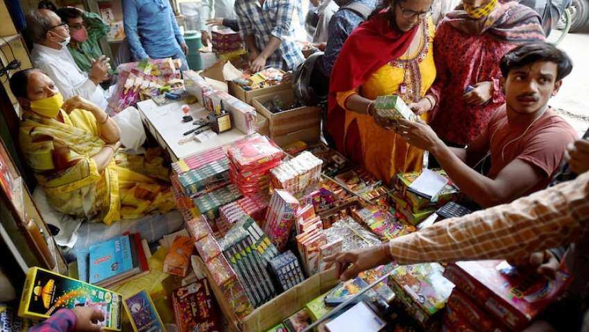 Big decision by NGT! Total ban on use, sale of firecrackers in Delhi from midnight to November 30 
