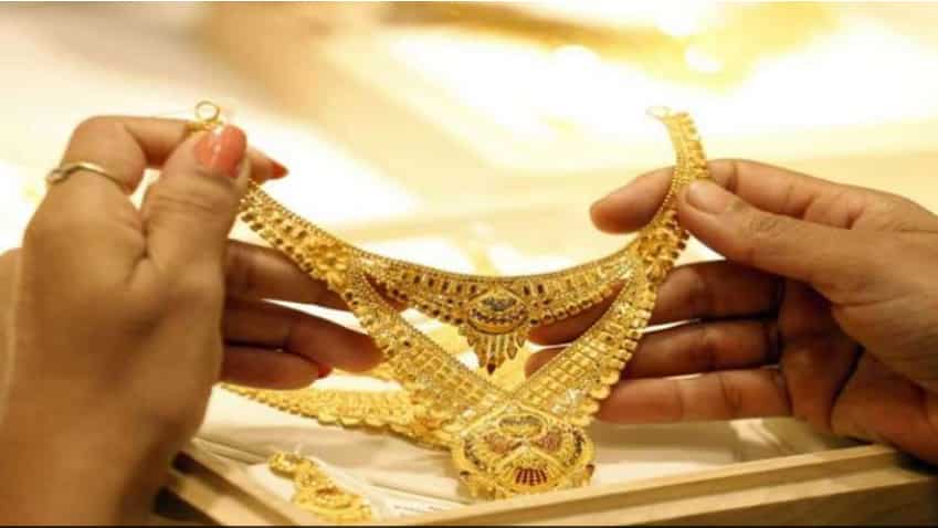 Bullion Price Today: Fall continues as yellow metal down by over Rs 360 on intraday basis; Know the expert trading strategy here!