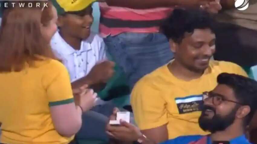 India vs Australia 2nd ODI: Indian fan proposes Australian girl in the crowd, don’t miss out Glenn Maxwell reaction—Watch video!   