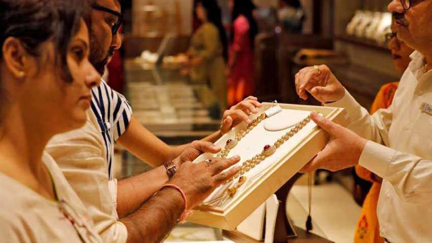 Gold prices set for worst month in four years on Covid-19 vaccine-led stocks rally Gold prices set for worst month in four years on Covid-19 vaccine-led stocks rally