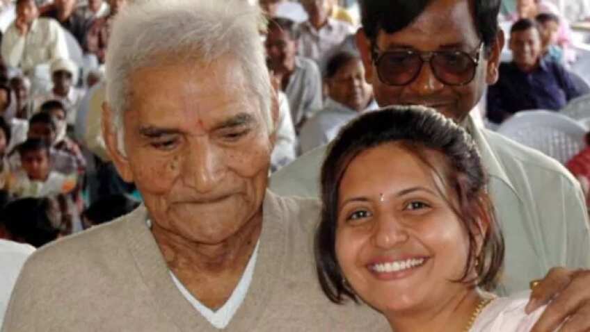 Sheetal Amte, granddaughter of Baba Amte, commits suicide at her house in Chandrapur 