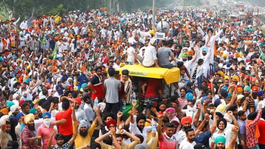 Farmers protest in Delhi Today:  Traffic gridlock hits Singhu, Noida, Ghazipur and Tikri | Know their demands
