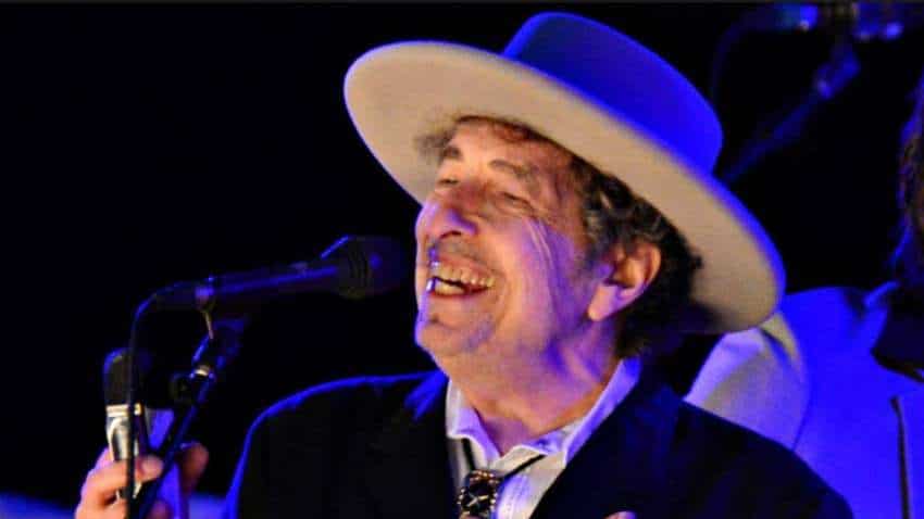 600 Bob Dylan songs, including Blowin&#039; in the Wind, Like a Rolling Stone, Knockin&#039; On Heaven&#039;s Door, Tangled Up In Blue, sold to Universal Music for $300 mn